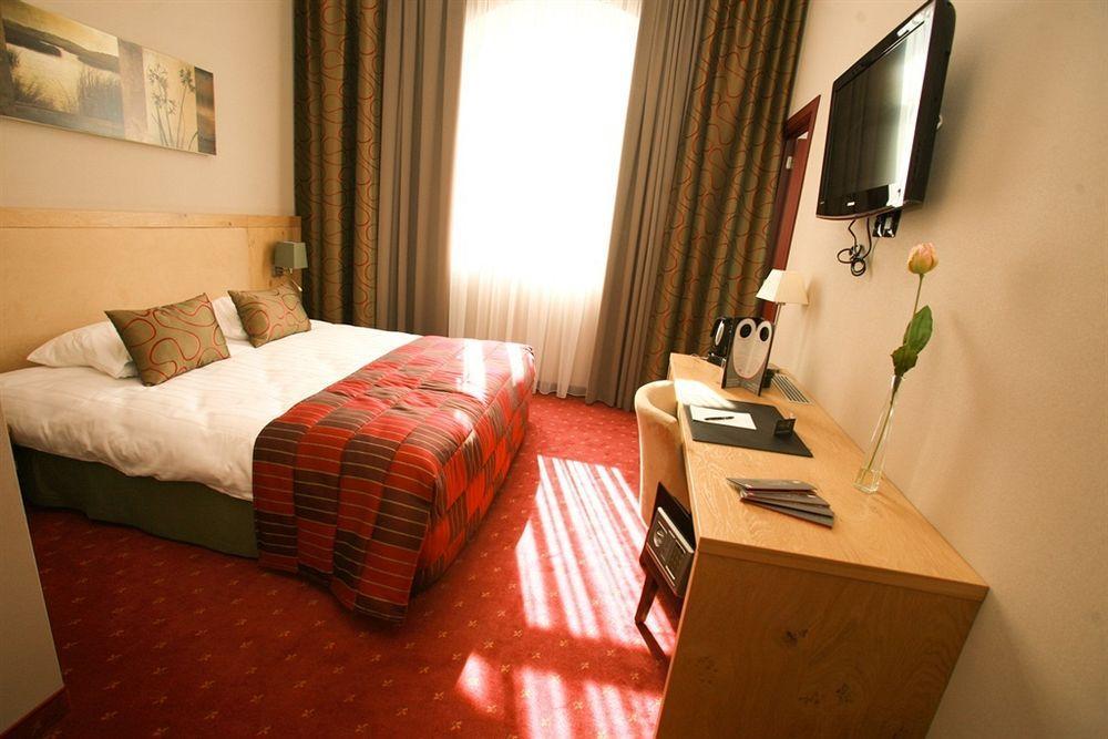 Hotel Verviers Van Der Valk Экстерьер фото