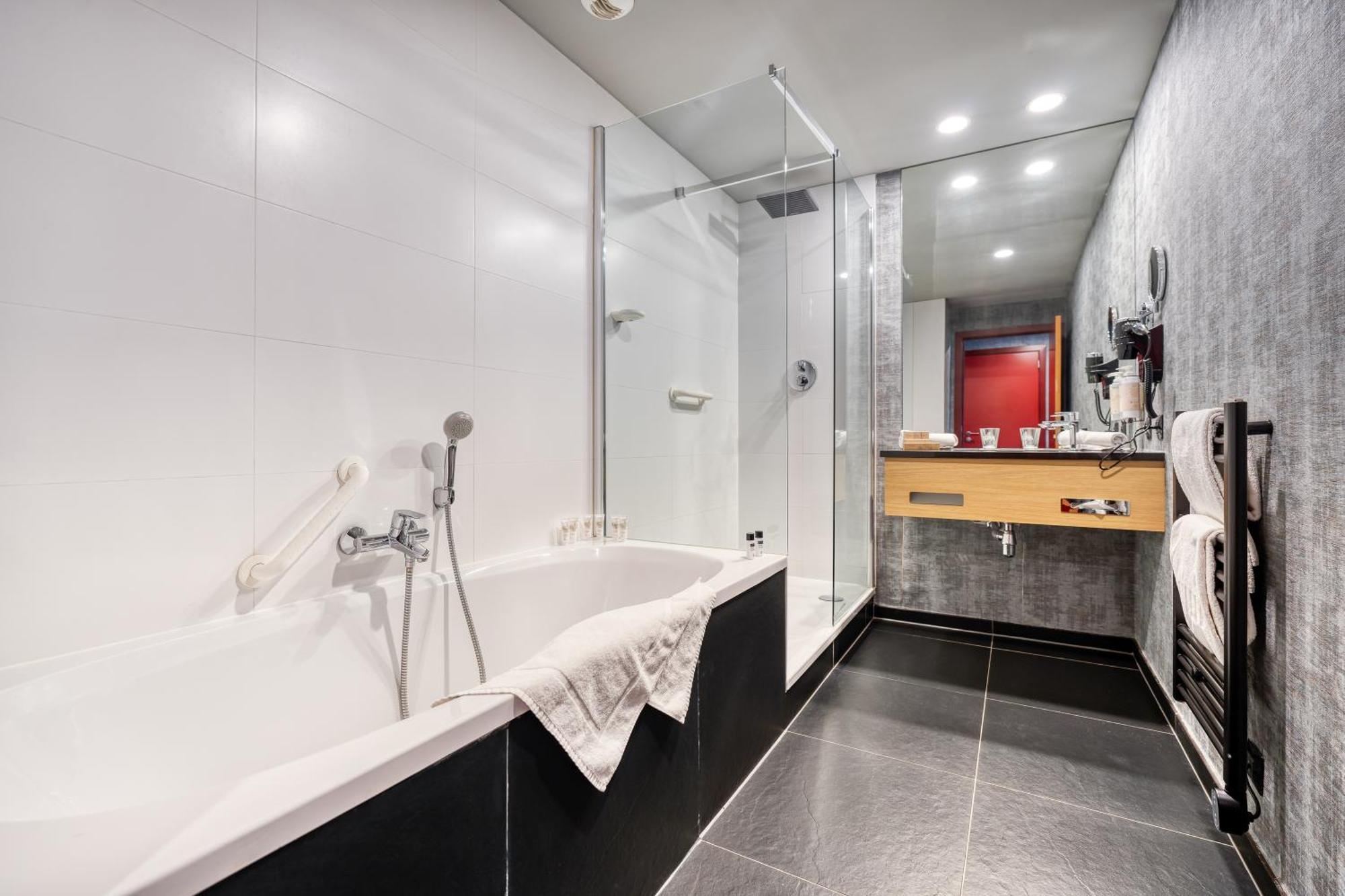 Hotel Verviers Van Der Valk Экстерьер фото