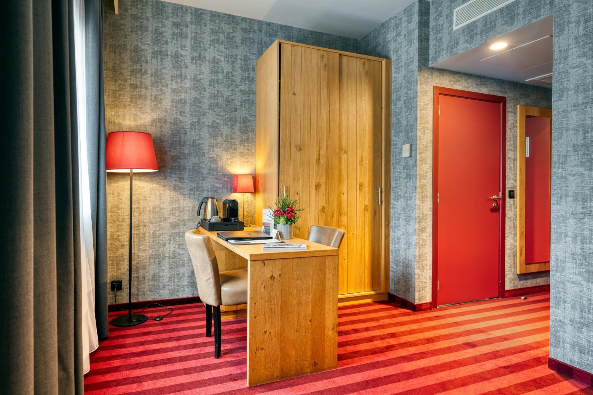 Hotel Verviers Van Der Valk Экстерьер фото