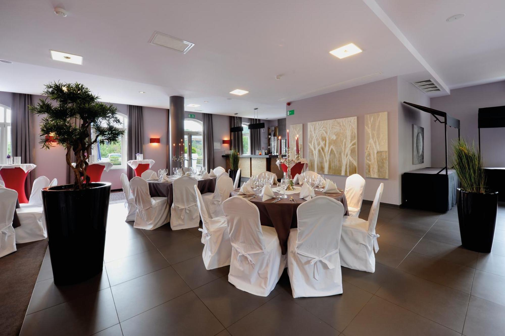 Hotel Verviers Van Der Valk Экстерьер фото