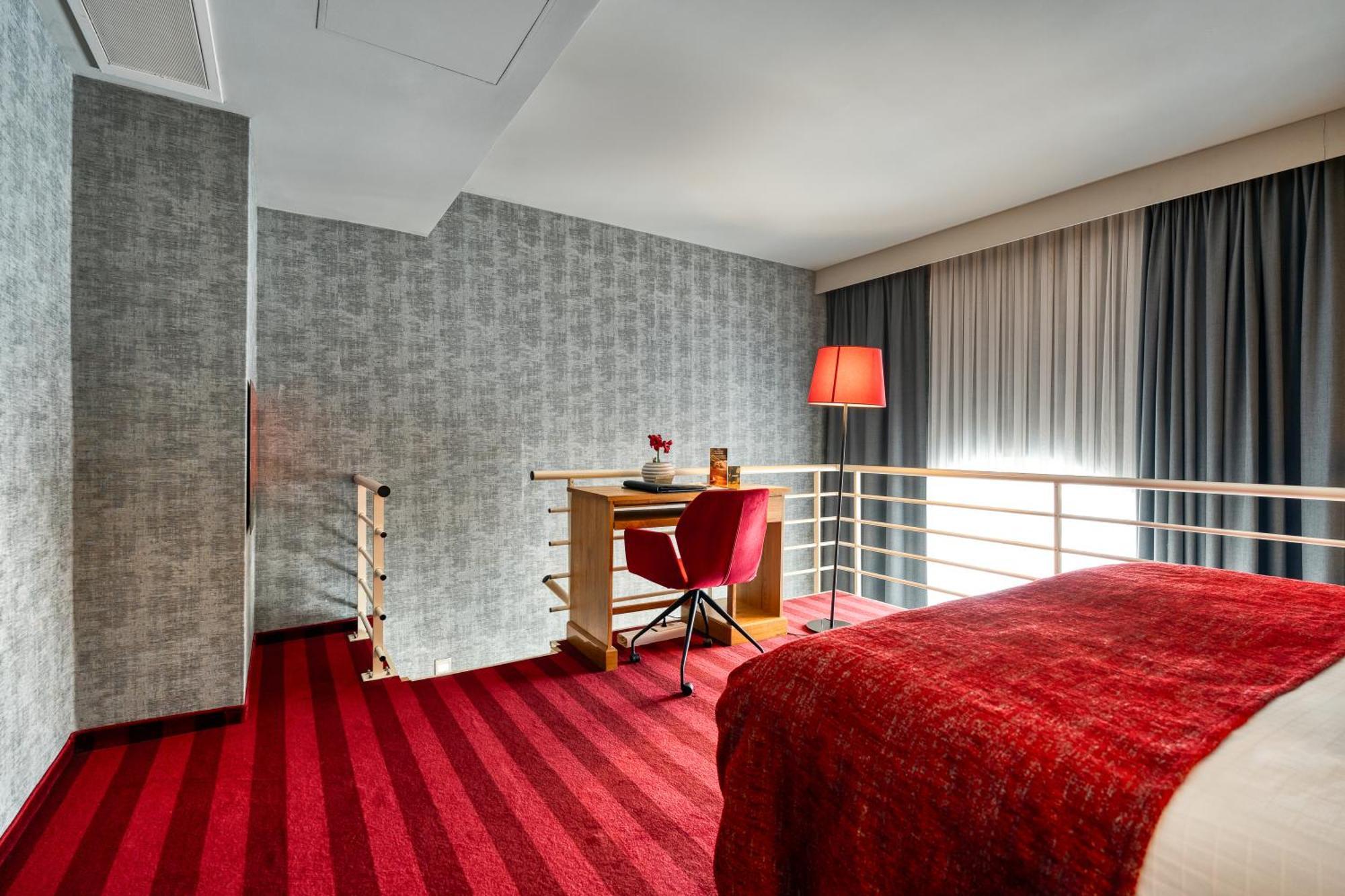 Hotel Verviers Van Der Valk Экстерьер фото