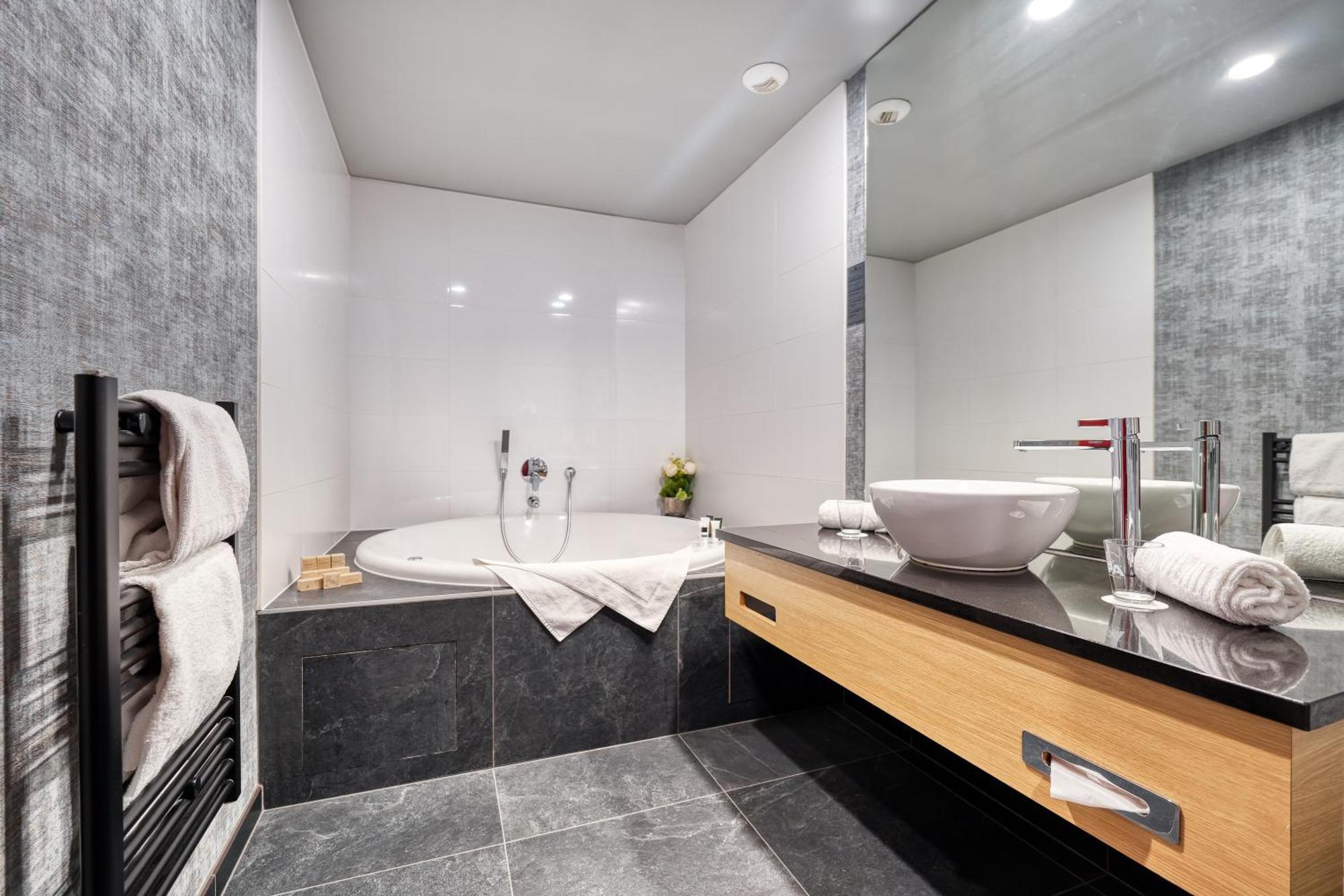 Hotel Verviers Van Der Valk Экстерьер фото