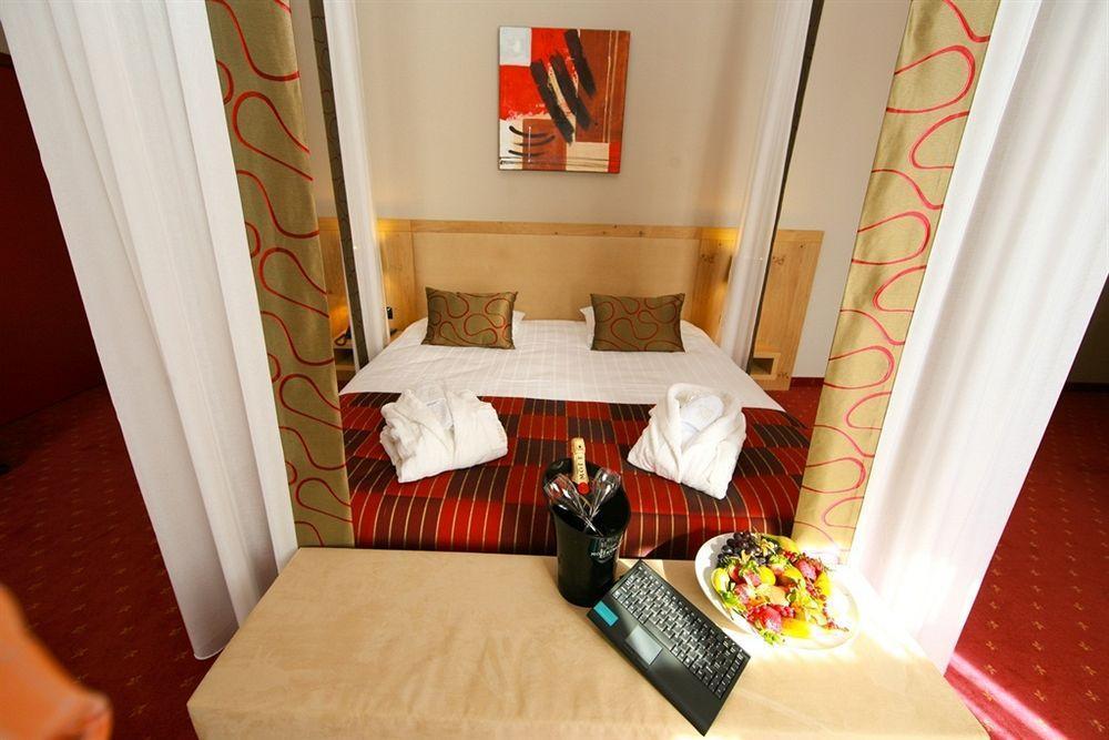 Hotel Verviers Van Der Valk Экстерьер фото