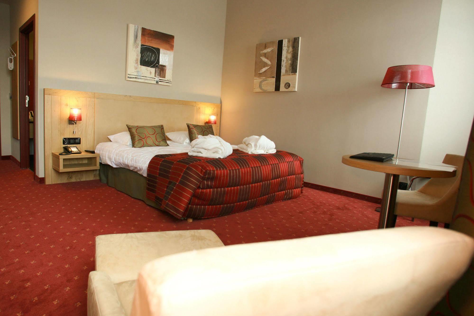 Hotel Verviers Van Der Valk Экстерьер фото